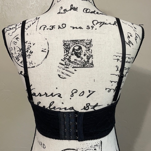 Black lace bra - Picture 2 of 3